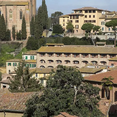 Hotel Alma Domus *