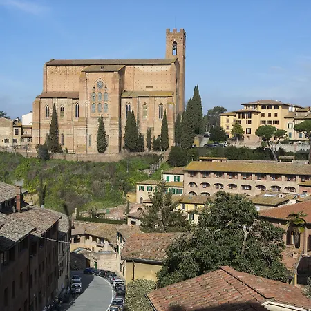 Отель Alma Domus *